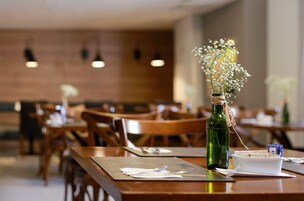 Café da manhã com buffet grátis todos os dias