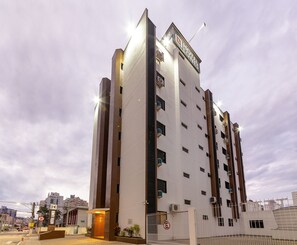 Front of property - Hotel Lunes (Sao Jose)
