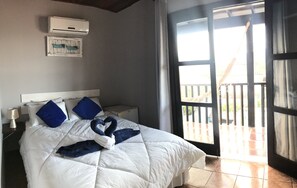 Superior Room | Minibar, in-room safe, individually furnished, blackout drapes - Pousada Azul dos Búzios (Búzios)