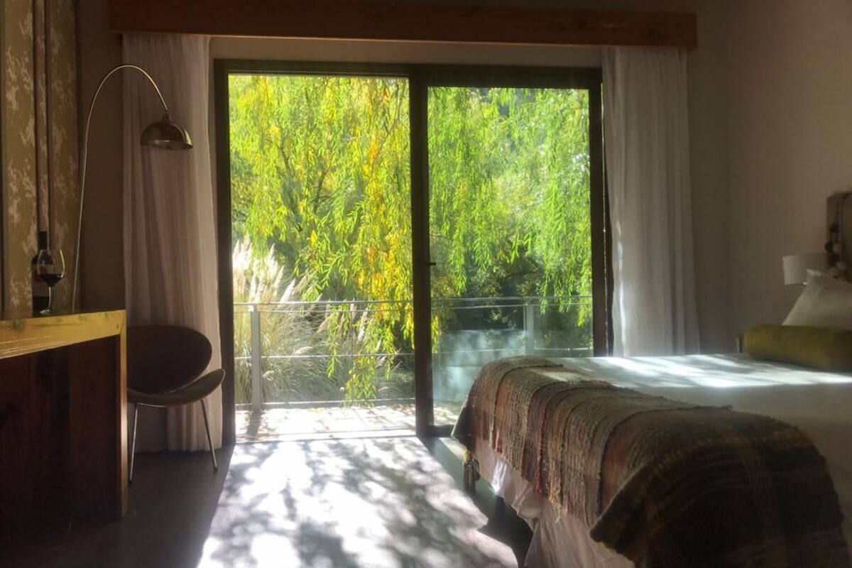 Ropa de cama de alta calidad y minibar 