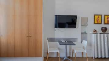 Studio, terras | Luxe beddengoed, individueel gedecoreerd, individueel gemeubileerd