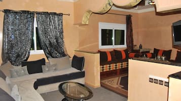 Family Apartment | Living room | Flat-screen TV