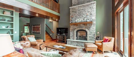 TV, fireplace