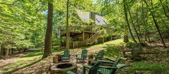 Swiss-Style Dog Friendly Chalet w/ Hot Tub