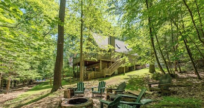 Swiss-Style Dog Friendly Chalet w/ Hot Tub