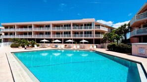 Unclassified image, 4 of 33, button