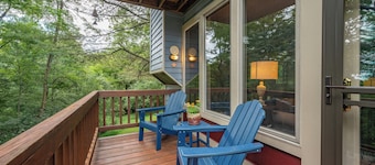 Ski-Side Retreat w/ Hot Tub & Lake Access