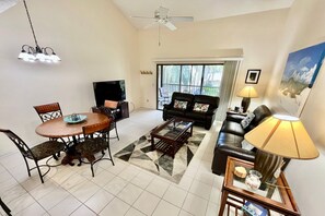 TV, ping pong - Relax and enjoy your tropical getaway in this lovely Silver-rated condo! (Saint Augustine)