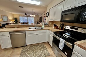 Frigorifero, microonde, forno