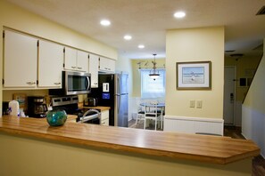 Fridge, microwave, oven - Comfortable family vacation condo with great access to pool and the beach! (Saint Augustine)