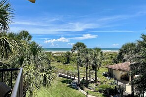 Property grounds - FREE FUN EVERYDAY & a gorgeous modern Gold-rated unit perfect for beach getaways! (Saint Augustine)