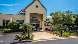 Unclassified image, 4 of 21, button - Bright and cheery Gold-rated condo with excellent lagoon views! (Saint Augustine)