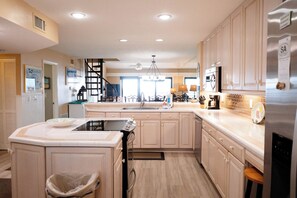 Frigorifero, microonde, forno