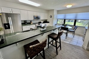 Frigorifero, microonde, forno