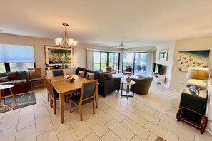 TV, tavolo da ping pong