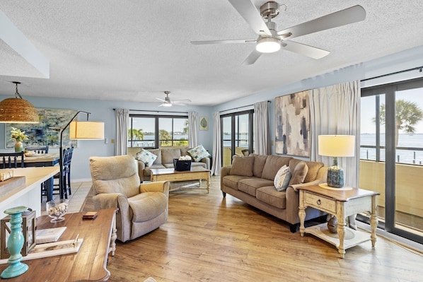 TV, DVD player - Bayview Condo C - Anna Maria Island - Condo 2 Bedroom/ 2 Bath bay view, maximum occupancy of 4 people. Distance to the Beach: 1 block (Bradenton Beach)