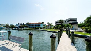 Property grounds - Bayview Condo C - Anna Maria Island - Condo 2 Bedroom/ 2 Bath bay view, maximum occupancy of 4 people.      Distance to the Beach: 1 block (Bradenton Beach)
