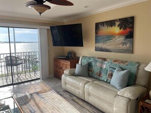 Fernseher, DVD-Player