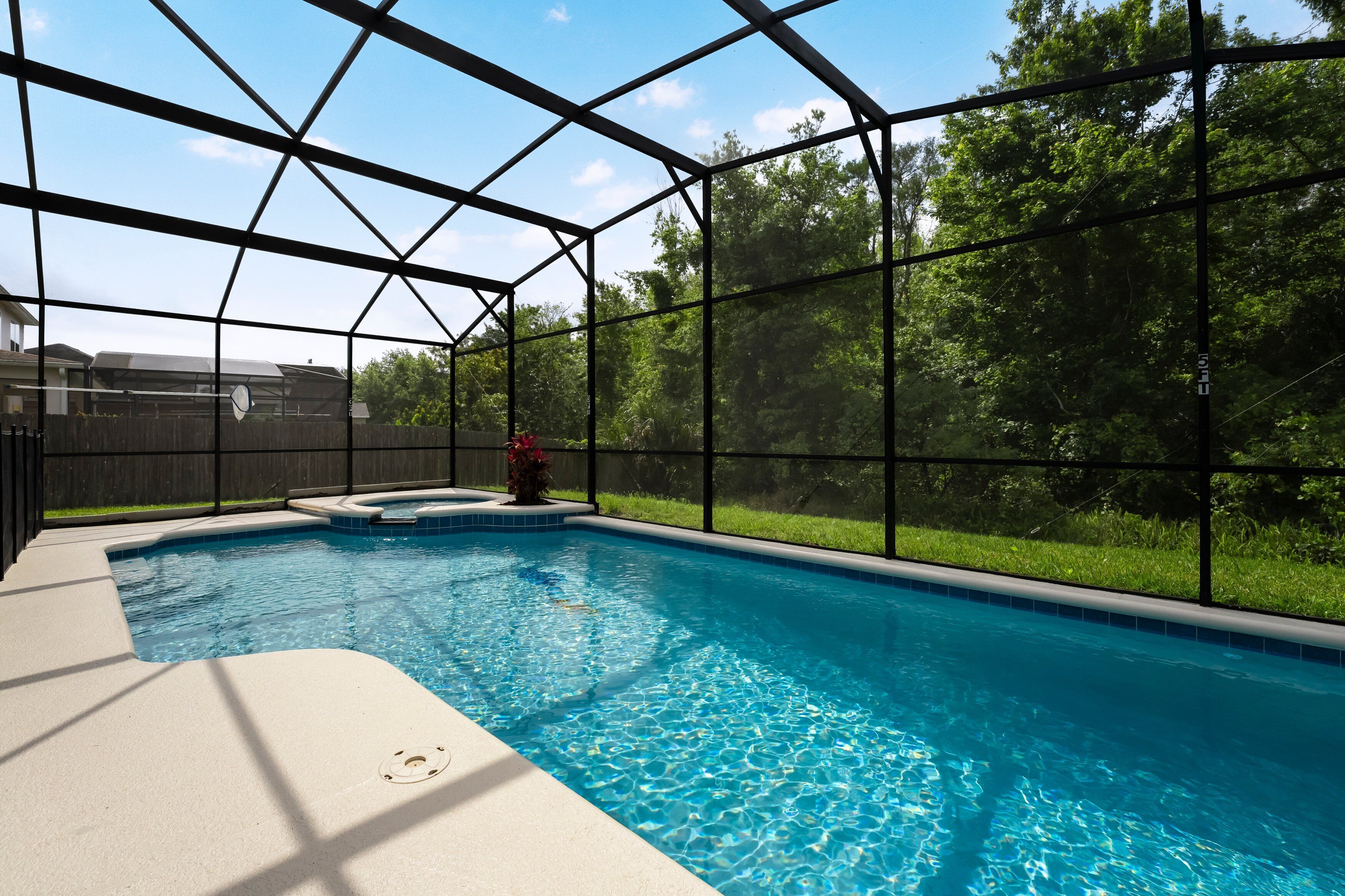 Kissimmee Pool Home with Spa Backing Onto Conservation Close to Theme Parks