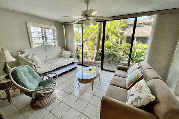 TV, tavolo da ping pong