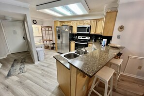 Frigorifero, microonde, forno