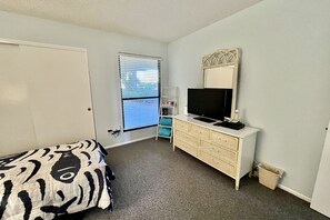 2 bedrooms, internet - FREE FUN DAILY, lovely ocean front unit perfect for a family vacation! (Saint Augustine)