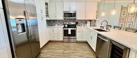 Fridge, microwave, oven