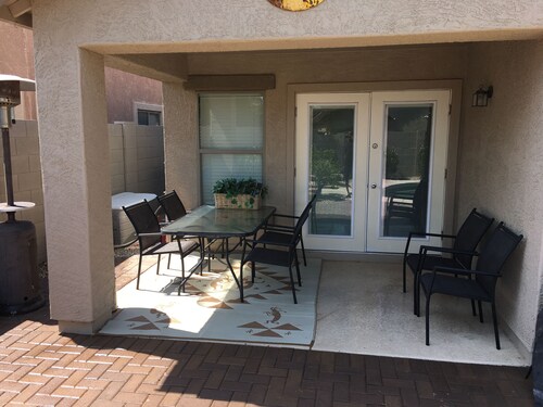 Beautiful Cozy Vacation Home with Heated Pool($20 a day to heat up the pool).