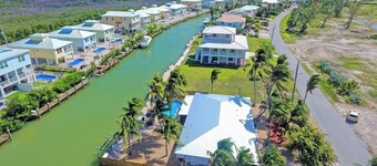 P43 - Spacious 3 bedroom 3 bath home with Pool in the Sombrero Beach Area