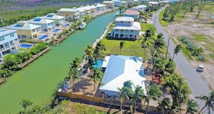 P43 - Spacious 3 bedroom 3 bath home with Pool in the Sombrero Beach Area