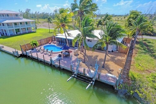 P43 - Mise à jour 3 chambres 3 salles de bain maison avec piscine dans la plage Sombrero