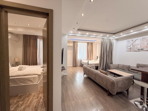 Super Luxury Apartments