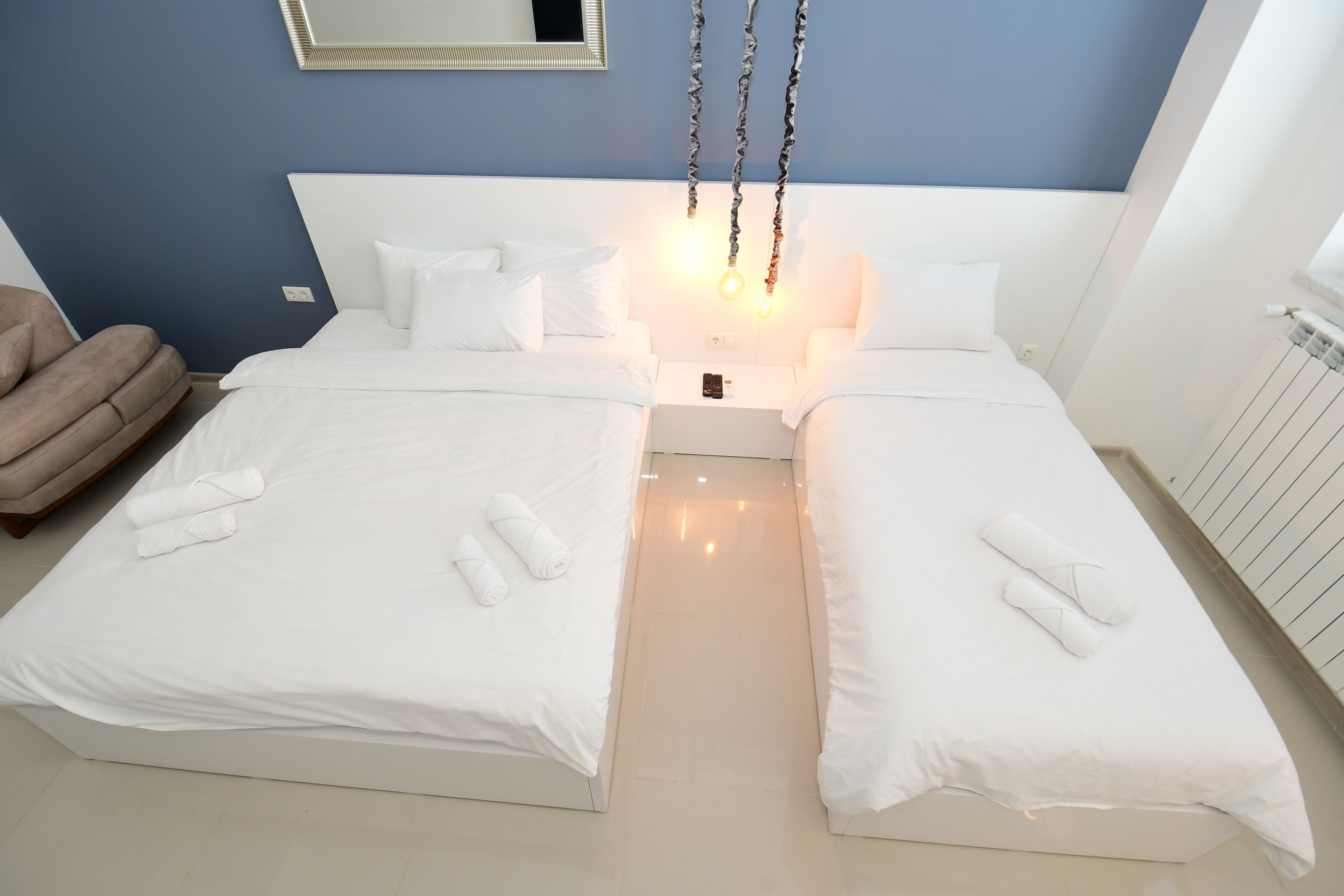 deluxe room, city view | egyptian cotton sheets, premium bedding, pillow-top beds