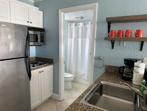 Fridge, microwave, oven, coffee/tea maker