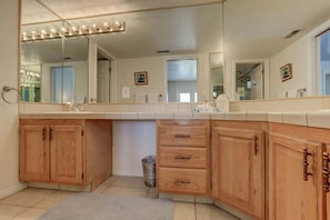 Hair dryer, towels - Las Palmas Resort #205 | All-Inclusive Amenities (Saint George)