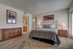 2 bedrooms, free WiFi, bed sheets - Las Palmas Resort #205 | All-Inclusive Amenities (Saint George)