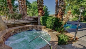 Outdoor spa tub - Las Palmas Resort #1018 | All-Inclusive Amenities (Saint George)