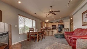TV, offices - Las Palmas Resort #1018 | All-Inclusive Amenities (Saint George)