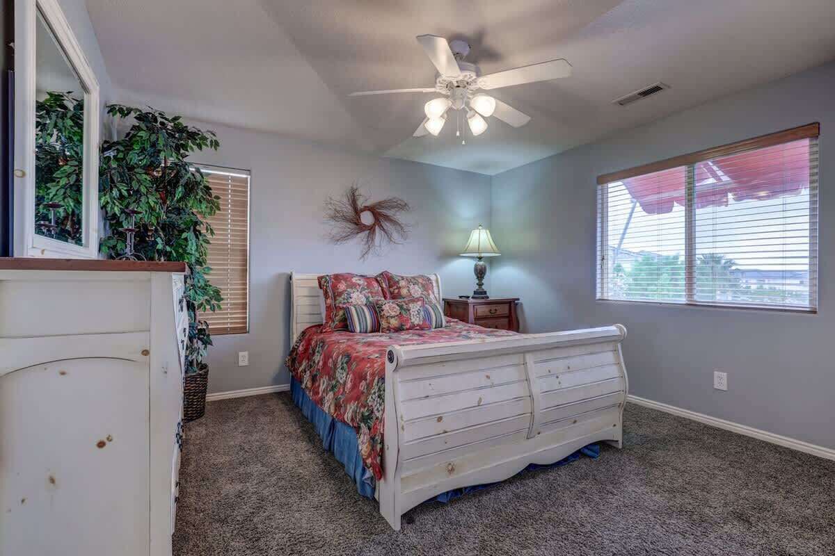 3 bedrooms, WiFi (free), bed sheets
