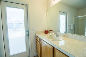 Shower, hair dryer - North Timucuan Trail Villa 1208 (Inverness)