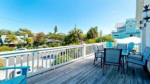 Unclassified image, 4 of 48, button