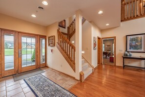 Interior - Signature Lakefront Home w/ Pool & Views (Swanton)