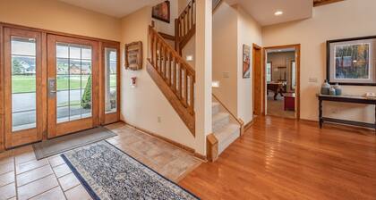 Waterfront Retreat: Lakefront, Golf Area, Indoor Pool, Dock Slip!