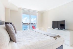 2 chambres, fer et planche à repasser, lit parapluie, Wi-Fi gratuit