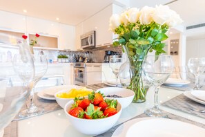 Fridge, microwave, oven, stovetop - Cozy designer condo across from the beach. WiFi, parking, tennis and more! (Sunny Isles Beach.)