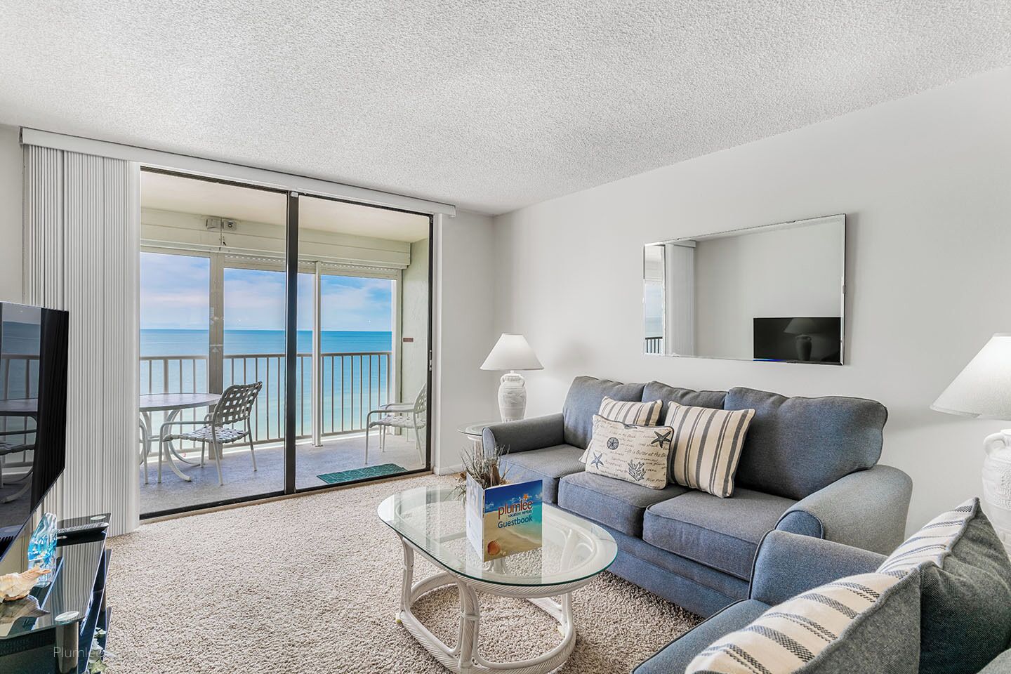 Tv, dvd-afspiller, bordfodbold, bordtennisbord