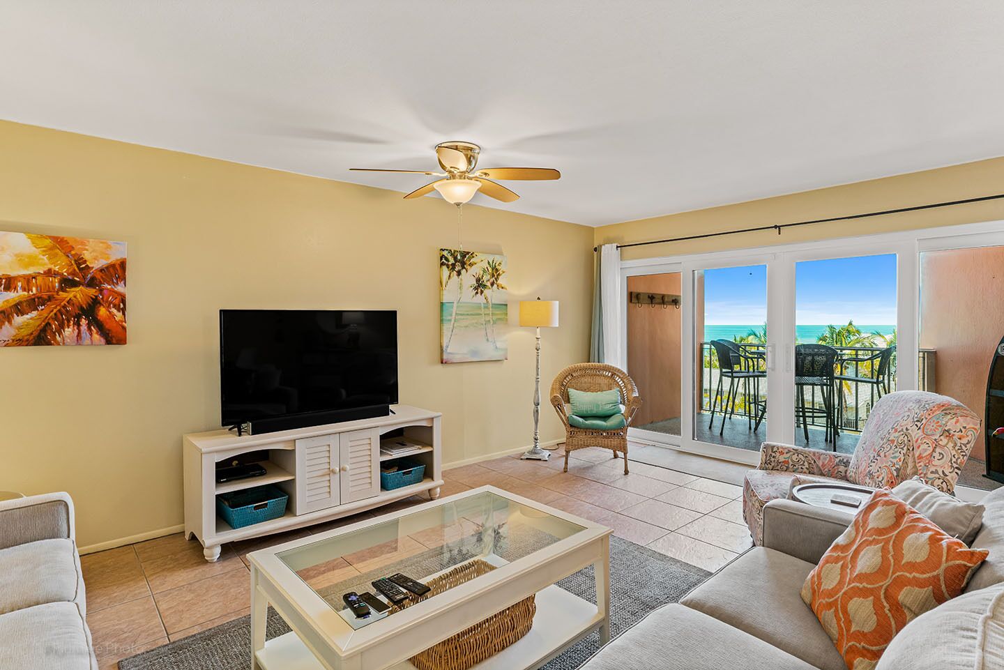 Large BEACH Condo - Reef Club 405
