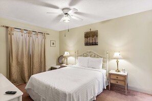 2 bedrooms, iron/ironing board, WiFi, bed sheets - FREE PERKS INCLUDED!! Holiday Villas II 302 - INTERCOASTAL VIEW Condo! (Indian Shores)