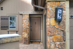 Exterior detail - 3BR Ski-In Beaver Creek Retreat, Fully Renovated! by RedAwning (Beaver Creek)