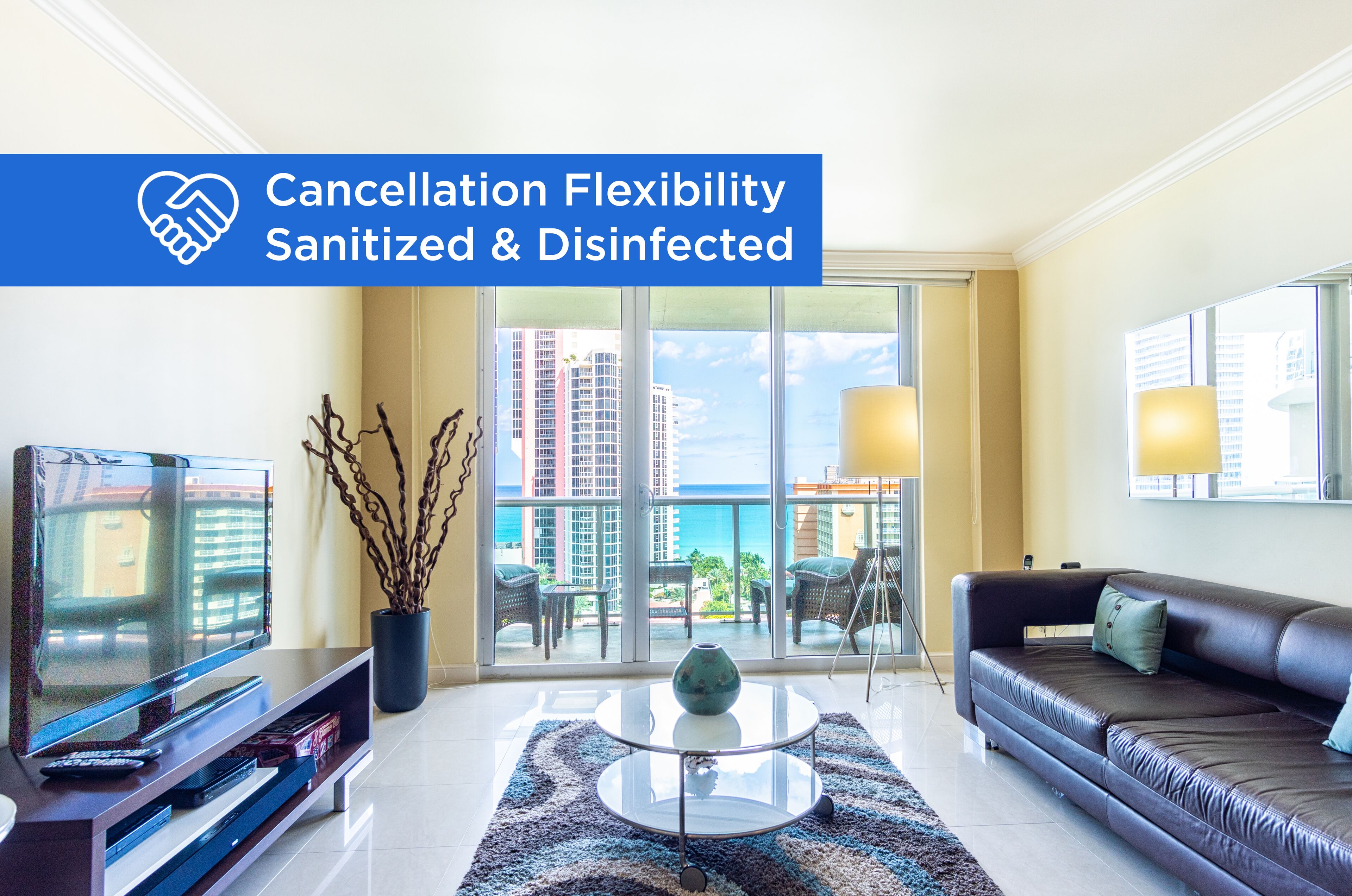 Warm condo w/ striking ocean & park views | WIFI + Parking